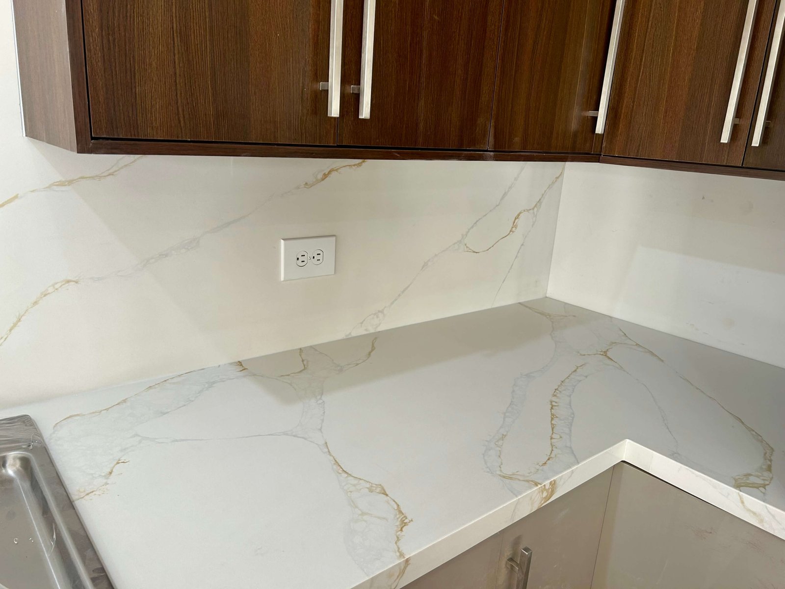 cuarzo-gold-gray
